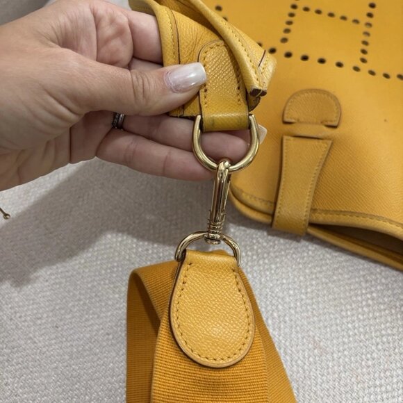 Authentic HERMES EVELYNE GM clemence Jaune Amber yellow crossbody bag - Picture 9 of 14